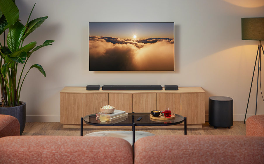 Real panoramic surround sound with detachable wireless speakers